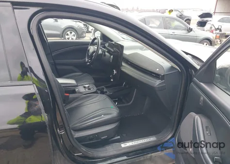 2021 Ford Mustang Mach-E Premium z USA, uszkodzony, nr VIN 3FMTK3SU5MMA02754